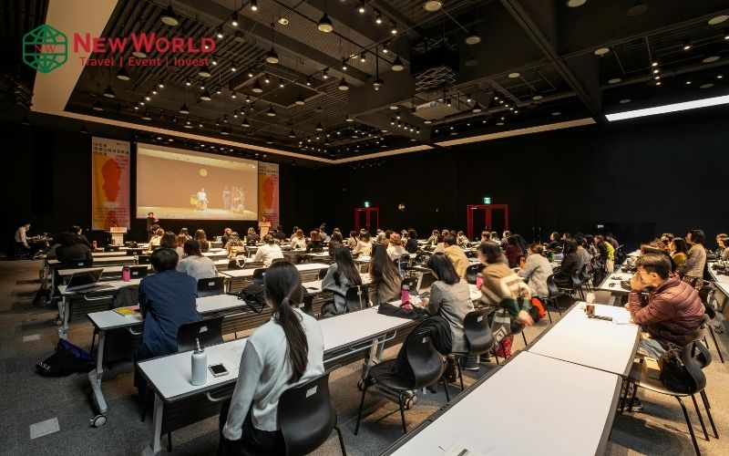 Hội thảo báo chí